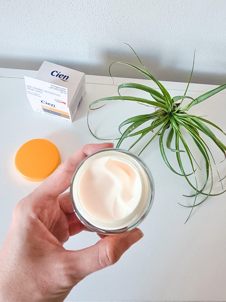 Come si usa crema giorno antirughe Q10 di Cien.