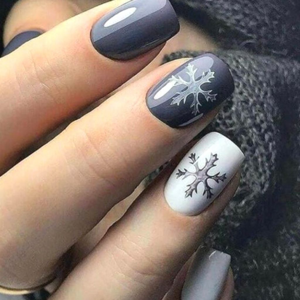 unghie natale bianche e blu