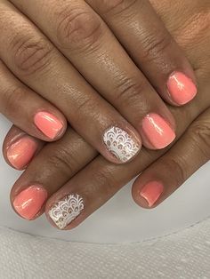 unghie nail art bianco corallo