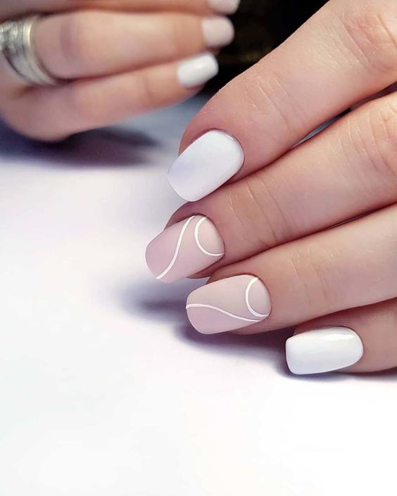 manicure bianco rosa