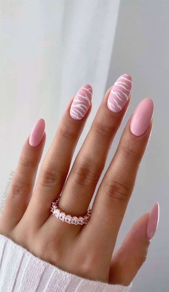 unghie rosa zebrate