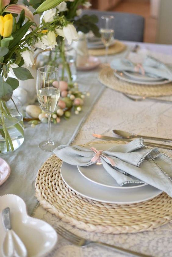 tavola di pasqua elegante