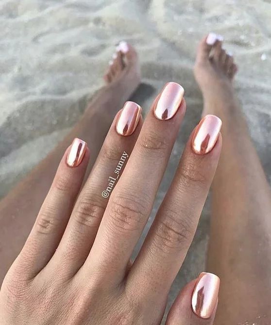 unghie metallizzate rosa