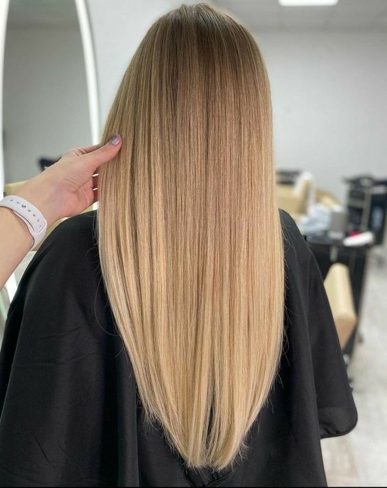 capelli scalati lunghi