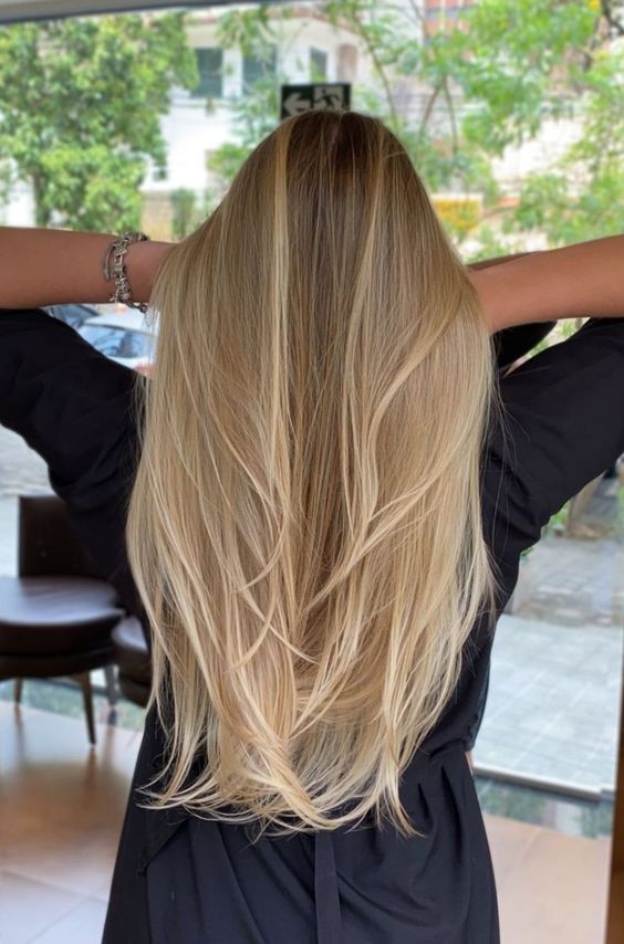 scalati dietro tagli capelli lunghi lisci