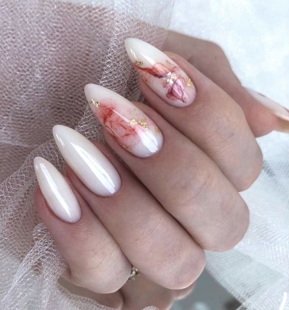 unghie bianche effetto marmo
